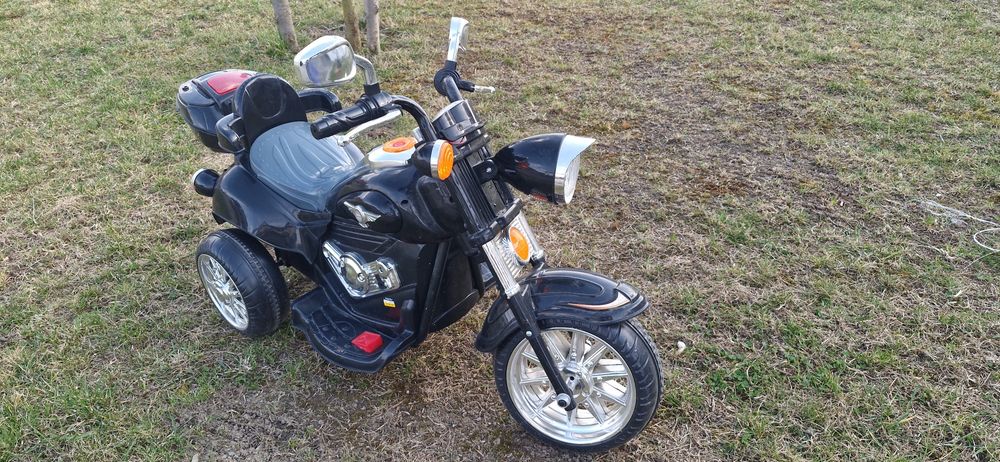 Motorek na akumulator