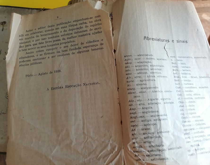 Dicionário de 1938 da 'Editora Educação Nacional'-Porto'