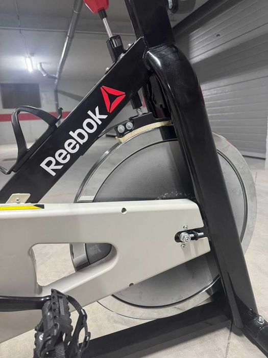 Bicicleta Spinning Reebok AR Sprint Bike – Volante 14 kg – Excelente estado
