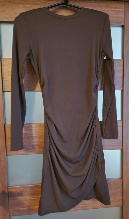 Sprzedam sukienkę z marszczeniem Nowa Uni