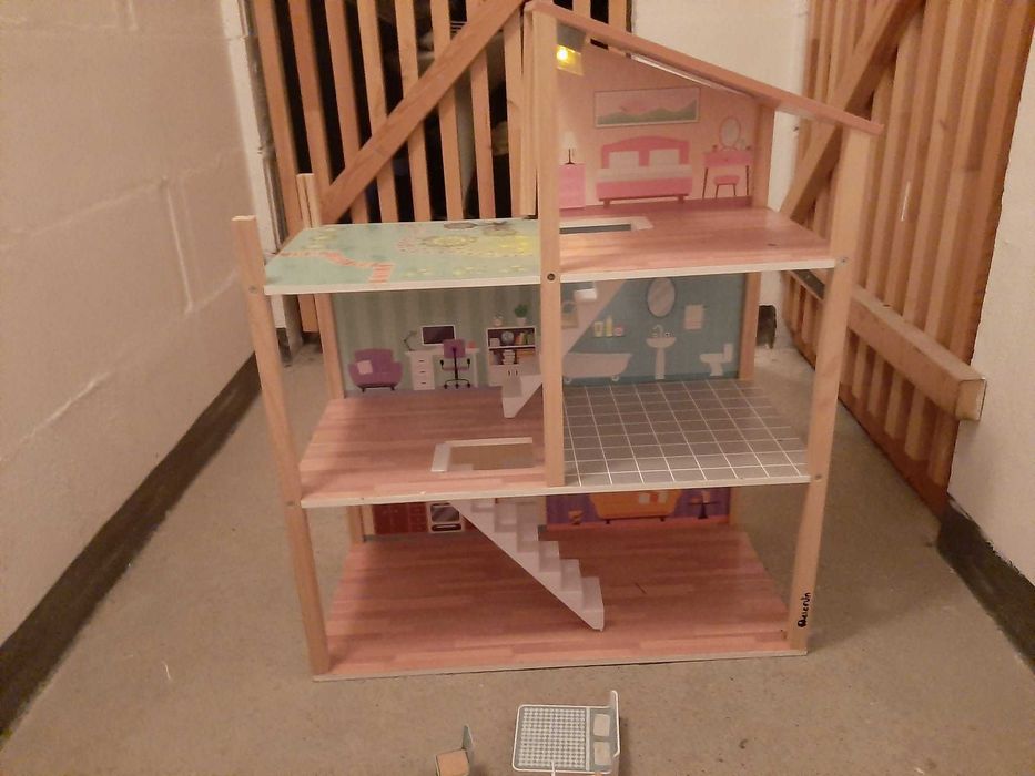 Drewniany domek dla lalek duży