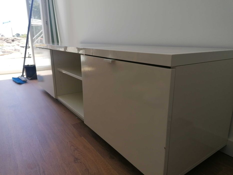 Móvel multiusos branco