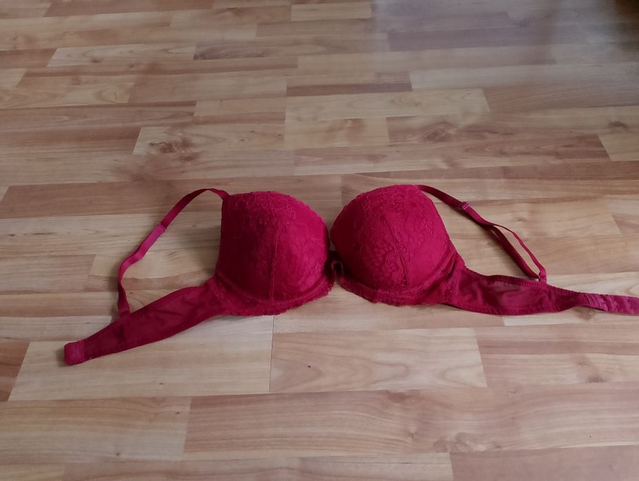 Koronkowy biustonosz stanik 75C