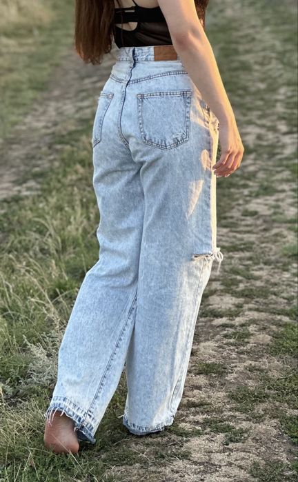 Джинси Bershka прямого фасону