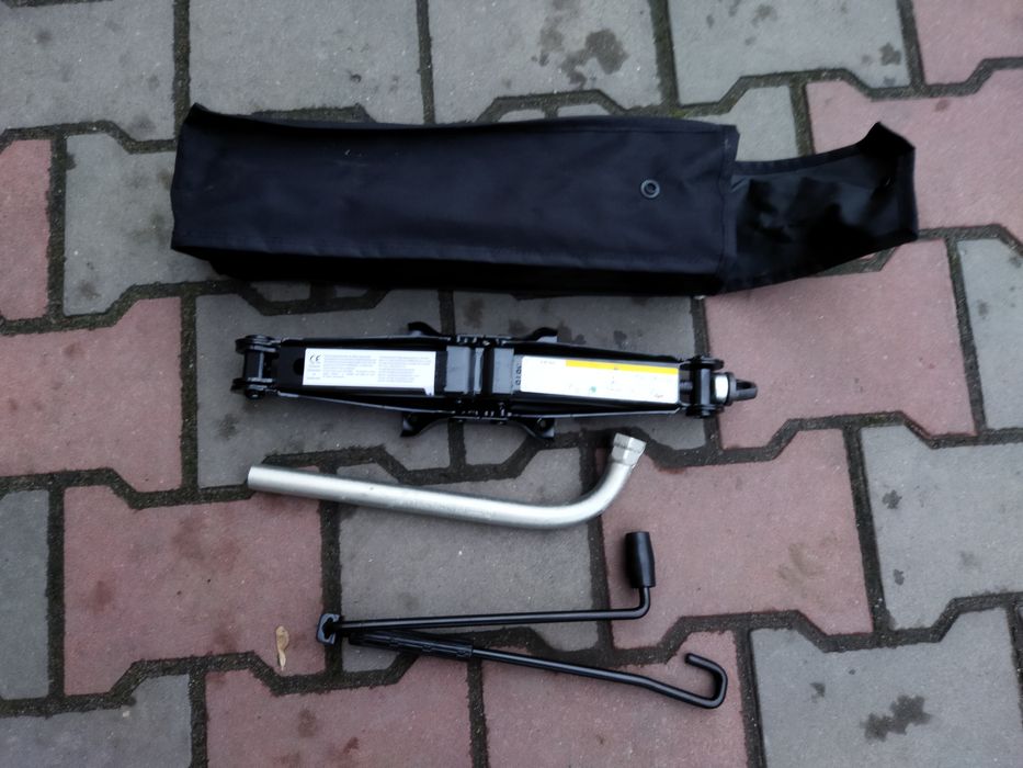 Домкрат Ключ коліс Вороток WAG Skoda Volkswagen Audi Seat