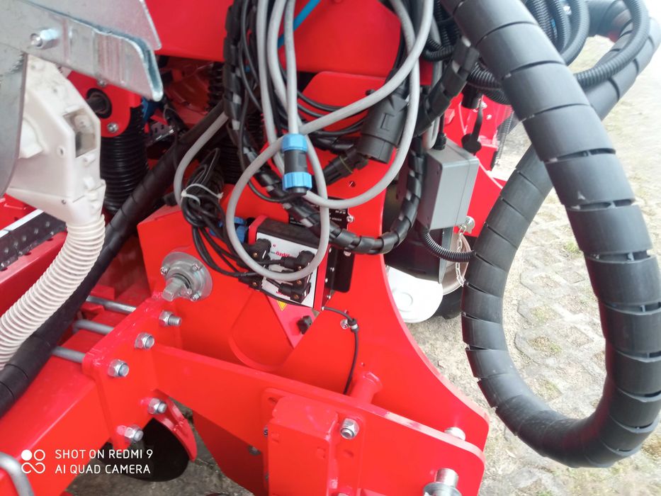 Siewnik pneumatyczny 6 rzędów OZDOKEN VPKT-DG6 kukurydza burak rzepak