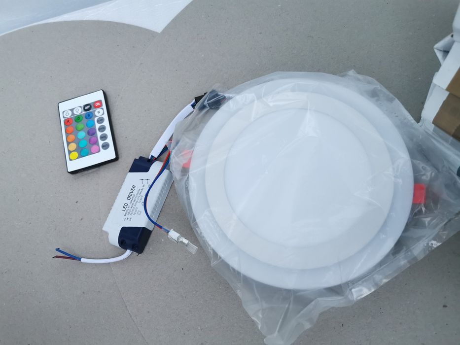 Reflektor Led z pilotem 16 kolorów