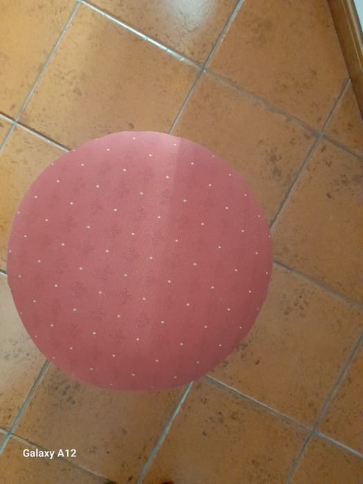 Vendo Banco puf vermelho