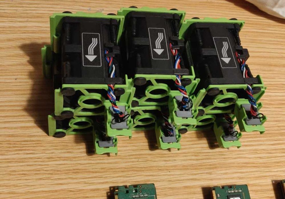 Cisco UCS C220 M4 - Rack Server for parts63825525533825122