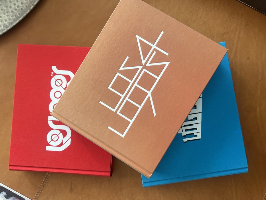 Conjunto de livros - logo design