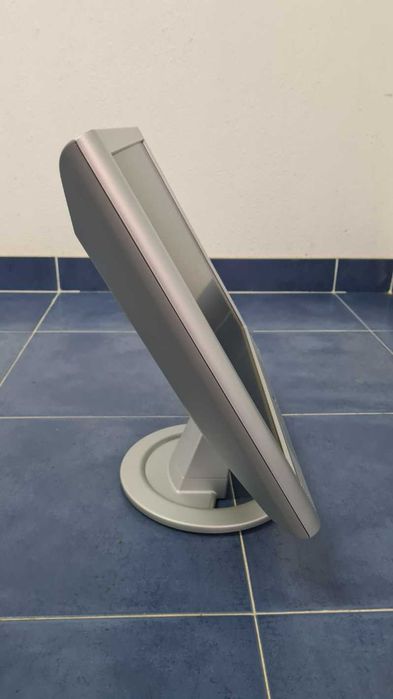 Monitor LCD HP vs17e