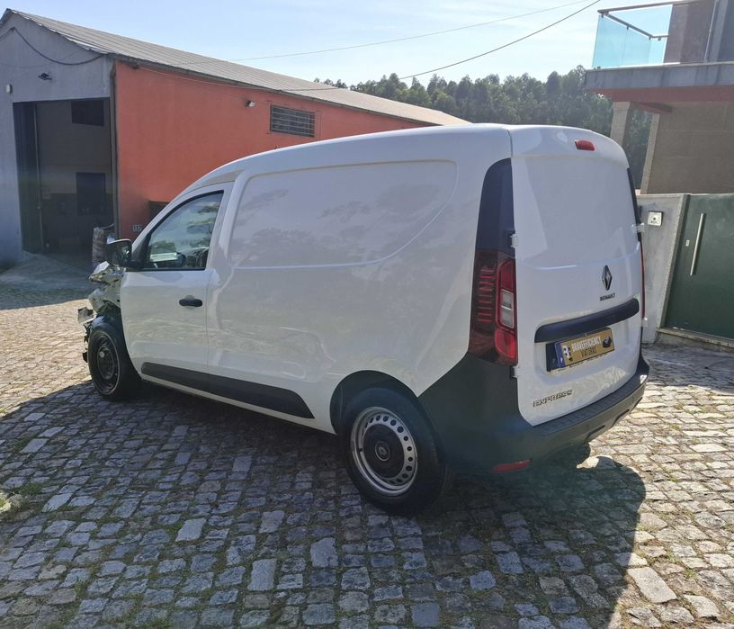 RENAULT EXPRESS 1.5 BLUE DCI ADVANCE NACIONAL DE 2022 (COM IVA DEDUTIVEL INCLUIDO)
