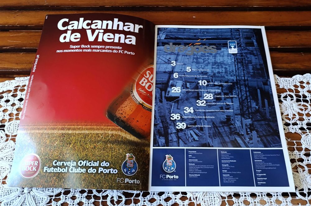 Revista Dragões 2008 Tricampeão - Especial Pinto Costa, capa semi dura