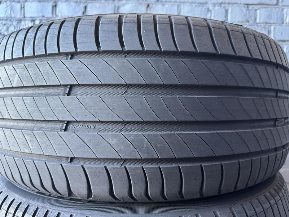 Літні шини Michelin 255/45 R18