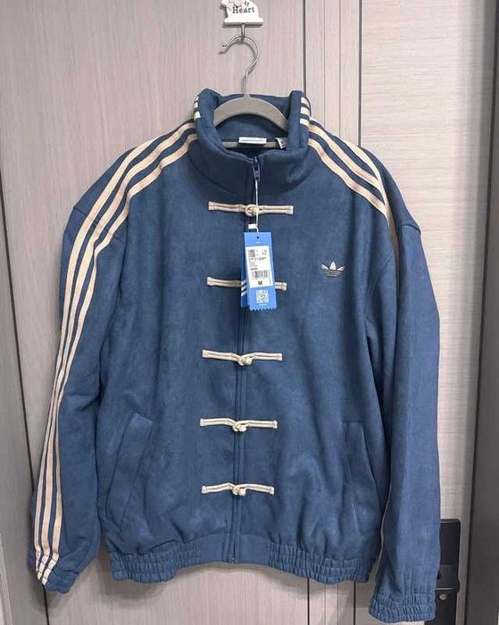 Adidas Chinese New Year в китайському стилі