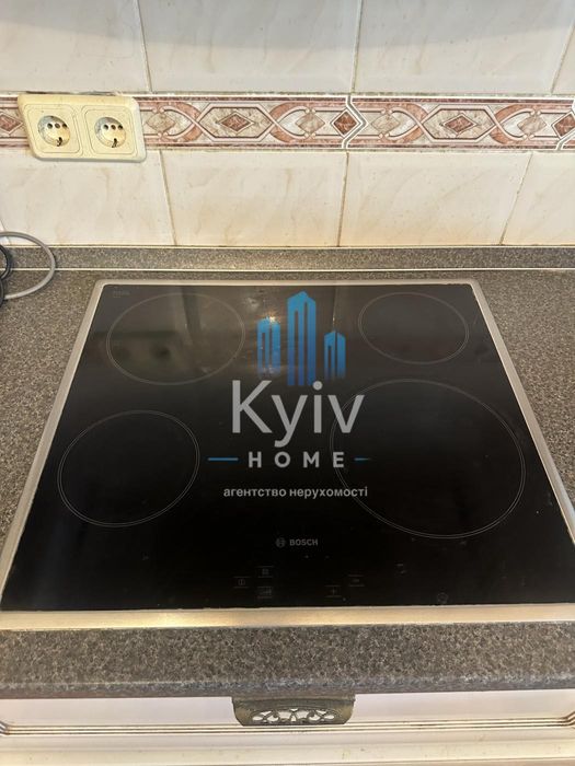 Продаж квартири з ремонтом та меблями/ 3 кімнатна/ Позняки/ Київ