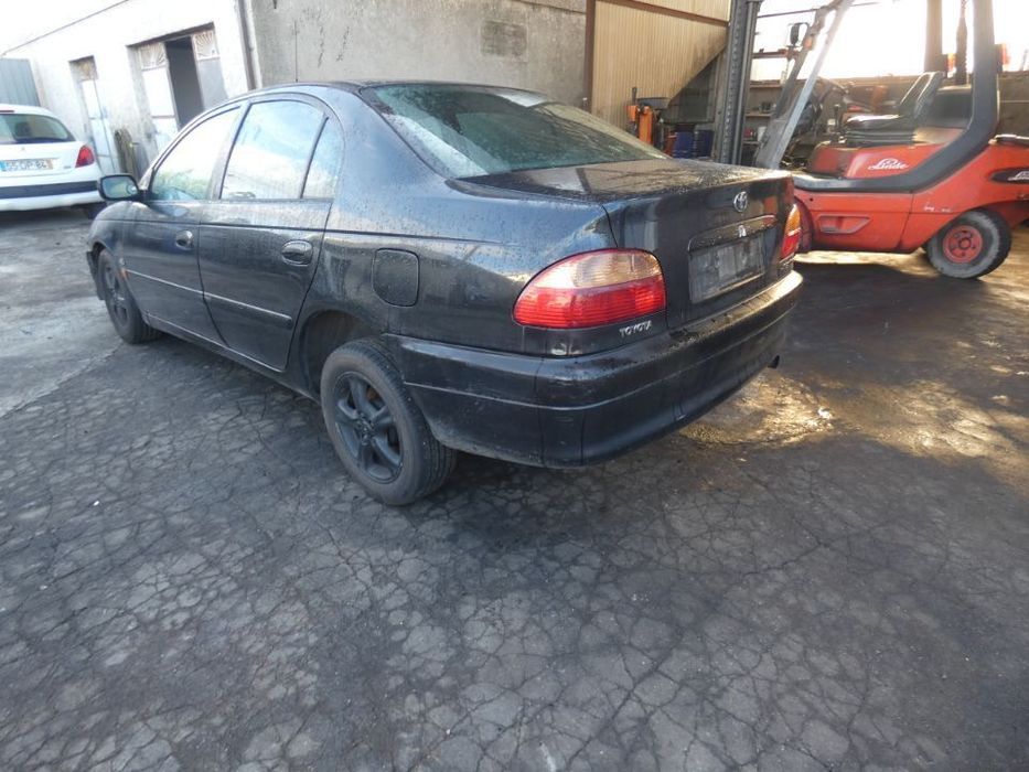 Toyota Avensis de 2002 para peças