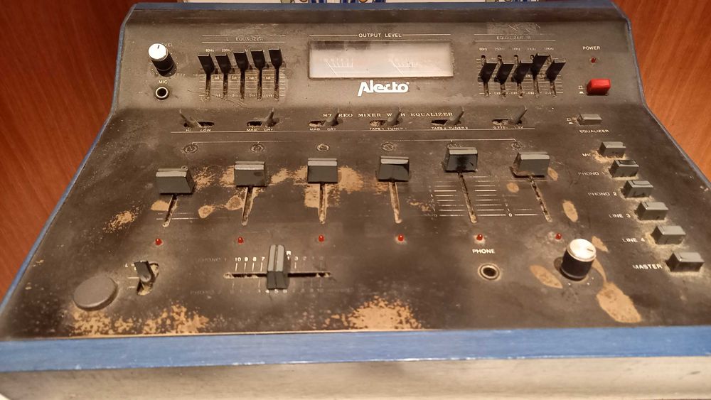 Mesa de mistura stereo ALECTO