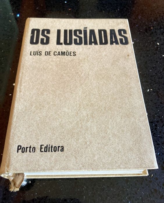 Livro “Os Lusíadas” de Camões 1977