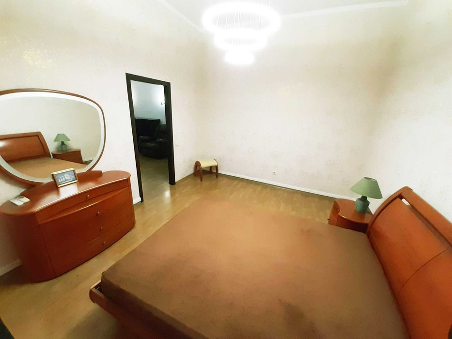 Без комісії. Оренда 3к квартири в Центрі, 130м2, вул. Шота Руставелі 34, метро Палац спорту, Площа Українських Героїв.