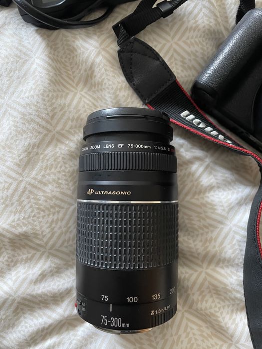 Kit Canon EOS 250D + lente 300mm como nova