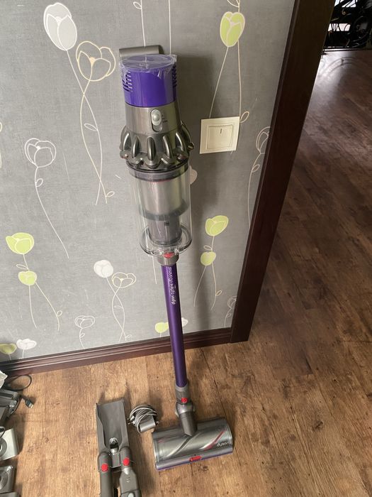 Аккумуляторный пылесос Dyson V10 Absolute