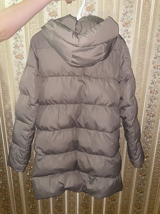 Зимовий пуховик.