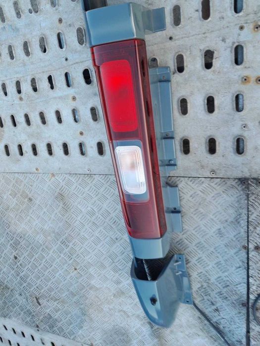 Renault Trafic Lampa Tylna Lewa Prawa Kompletna