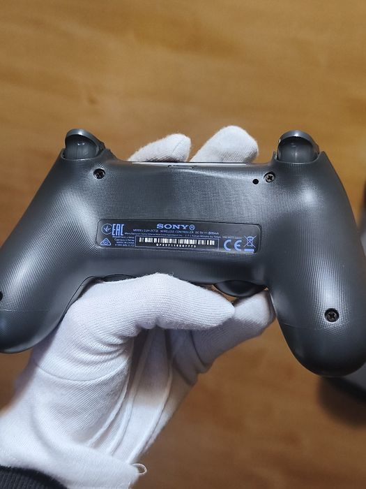 Comando Ps4  V2 em perfeito Estado . Preto