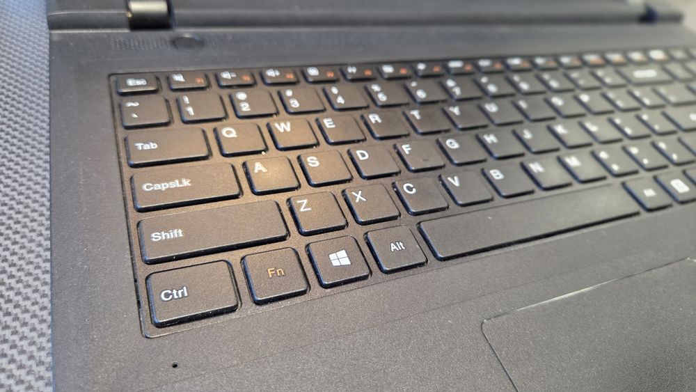 Laptop Lenovo ideapad 100-15IBY Intel Celeron, 4GB RAM, SSD 450 GB