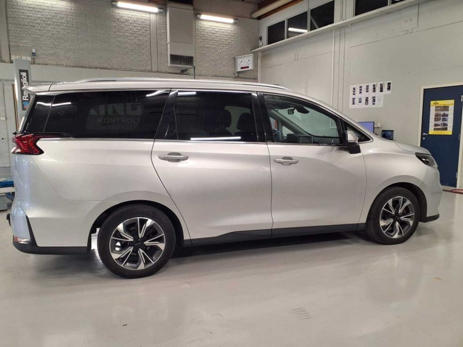 Maxus Euniq 5 ЕЛЕКТРИЧНИЙ VEN 7 місць  52 квт на 350 км Європа CCS2