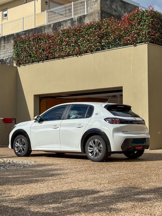 Reservado Peugeot e-208  50kw