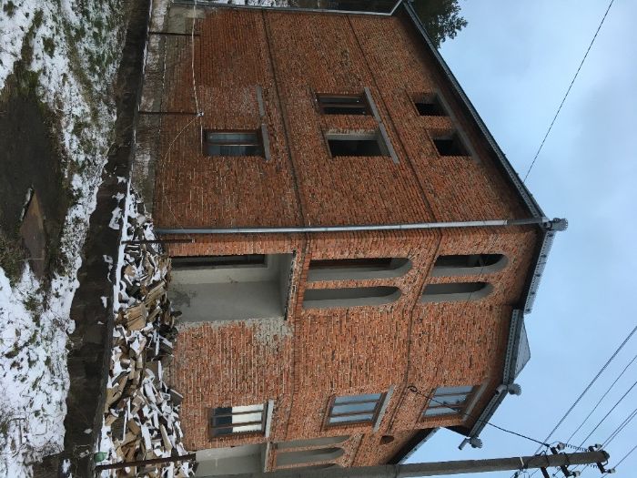 Будинок/незавершене будівництво