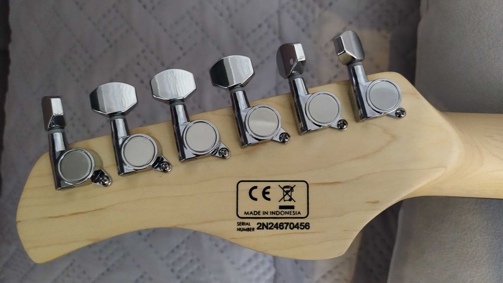 Gitara Sire Larry Carlton S3