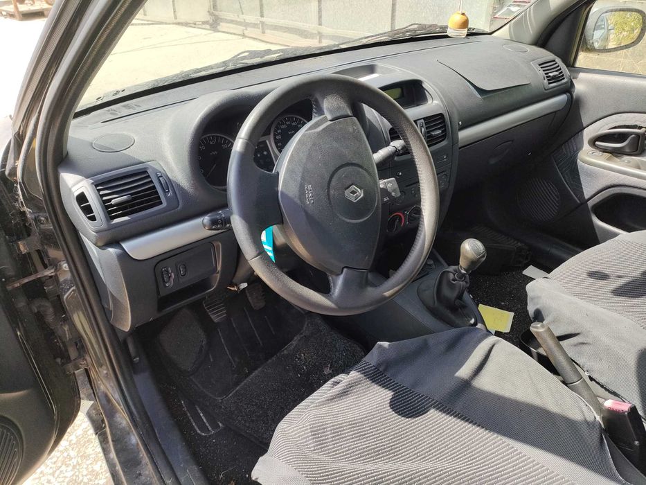 RENAULT Clio II Hatchback (BB, CB) 1.2 16V Gasolina 75 cv / 55 kW 2001 - 2016 Para Peças