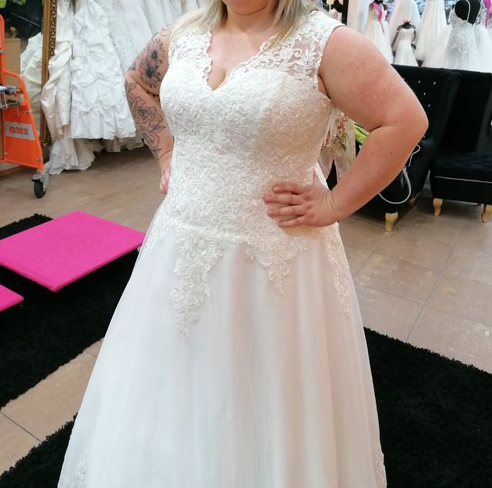 Suknia ślubna kremowa