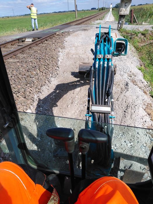 Usługi Minikoparka/Roboty Ziemne/Załadunek i Rozładunek Materiałów