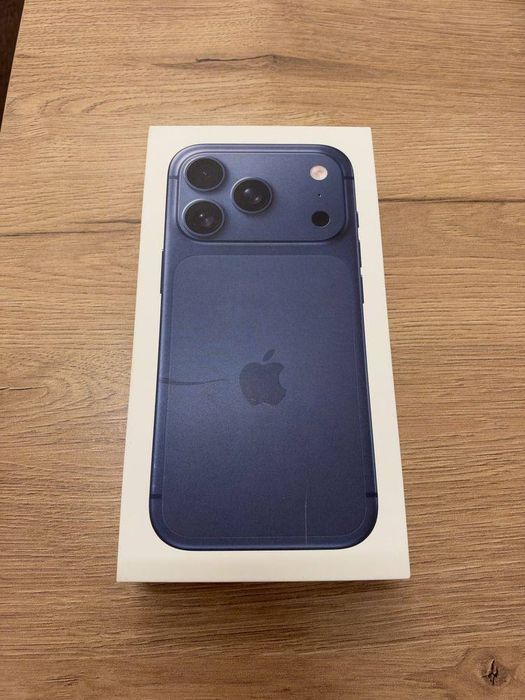 Iphone 17 pro Deep Blue останій