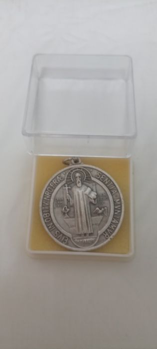 Medalha e cruz de São Bento
