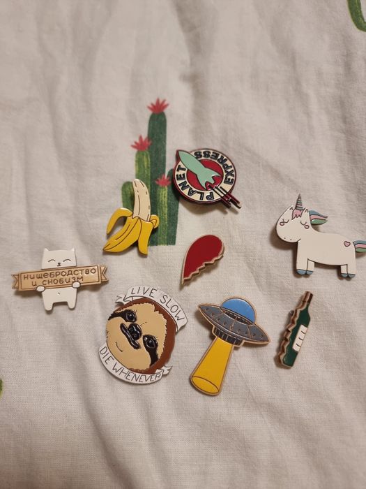 Лот значков брошка дерево 8 штук на сумку рюкзак