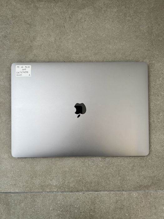 590$ MacBook Pro 16 2019 MVVJ2 2,6GHz / i7 / 16 GB / 512gb SSD