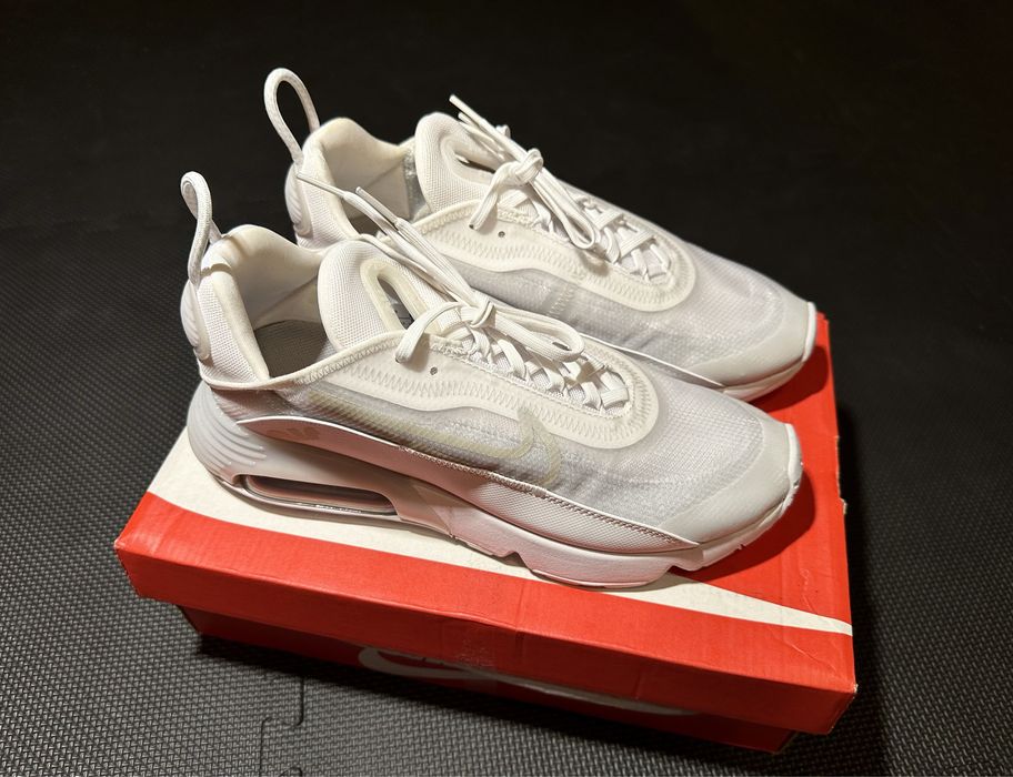 Nike Air Max 2090 EUR 42.5 / UK9 Tripple White