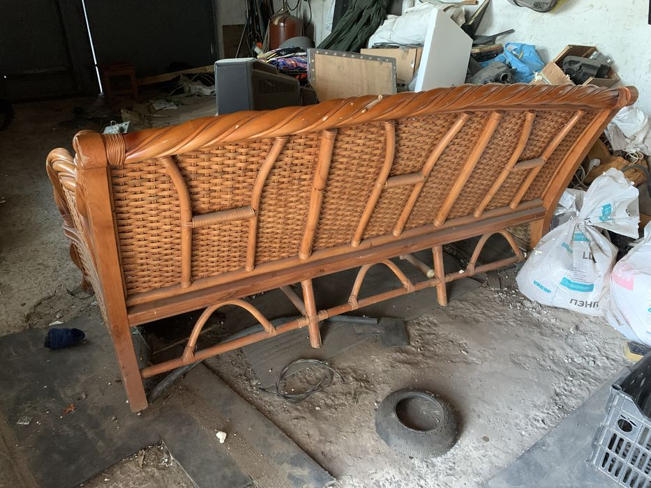 Продам диван ротанговый в хорошем состоянии