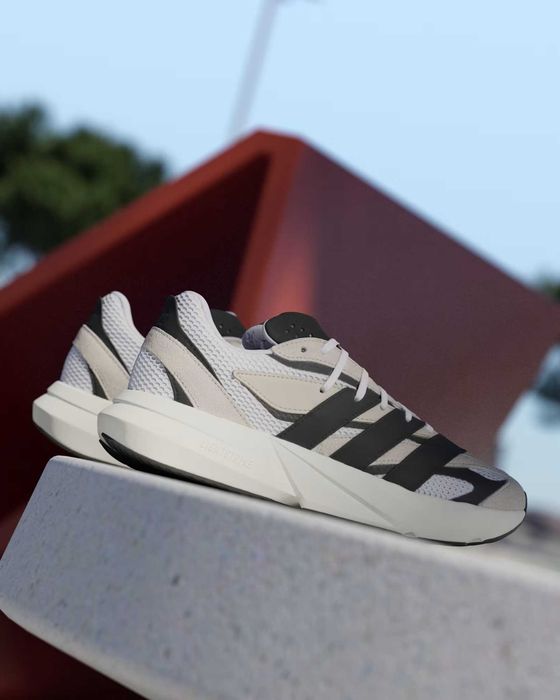 Кросівки Adidas LIGHTBLAZE 42 42.5 43 JH6944