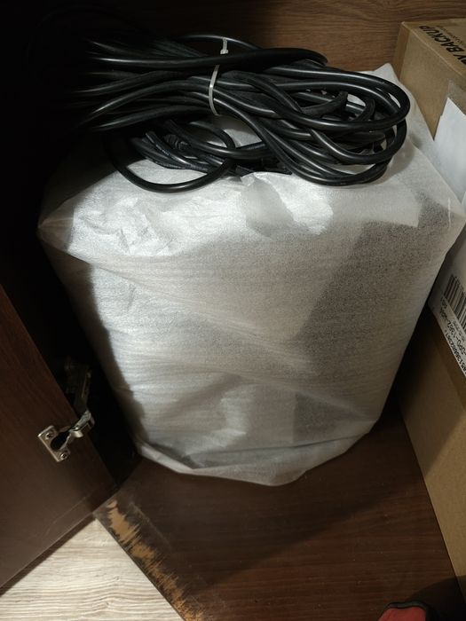 REL Accoustics T5i Subwoofer została 1szt