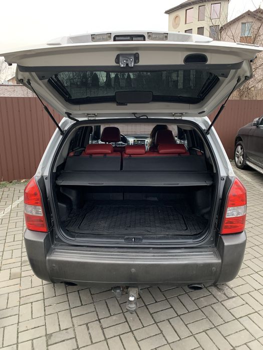 Hyundai Tucson 2008 дизель 4/4 автомат