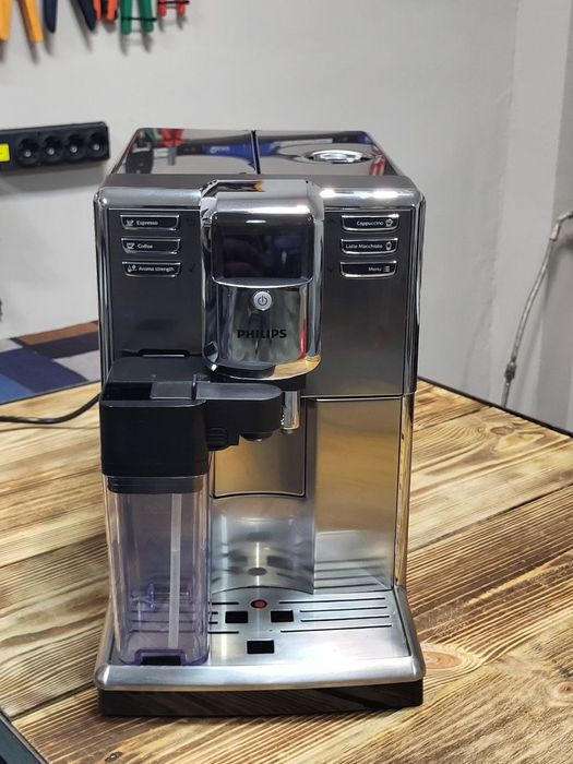 Кавомашина автоматична Saeco Incanto