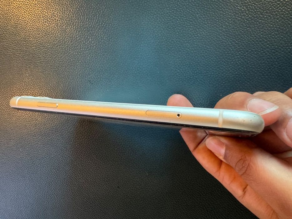 IPhone 11 branco 128G