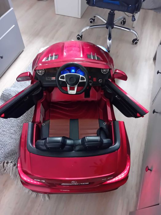 Samochod dzieciecy elektryczny