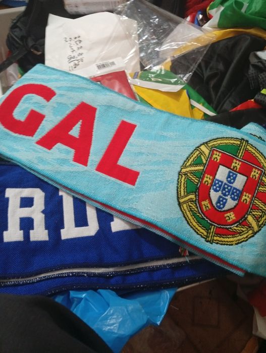 Novos cachecóis de apoio a Portugal e Cabo verde